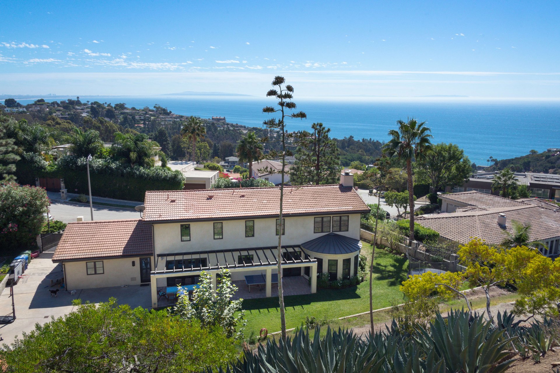 467 Surfview Dr