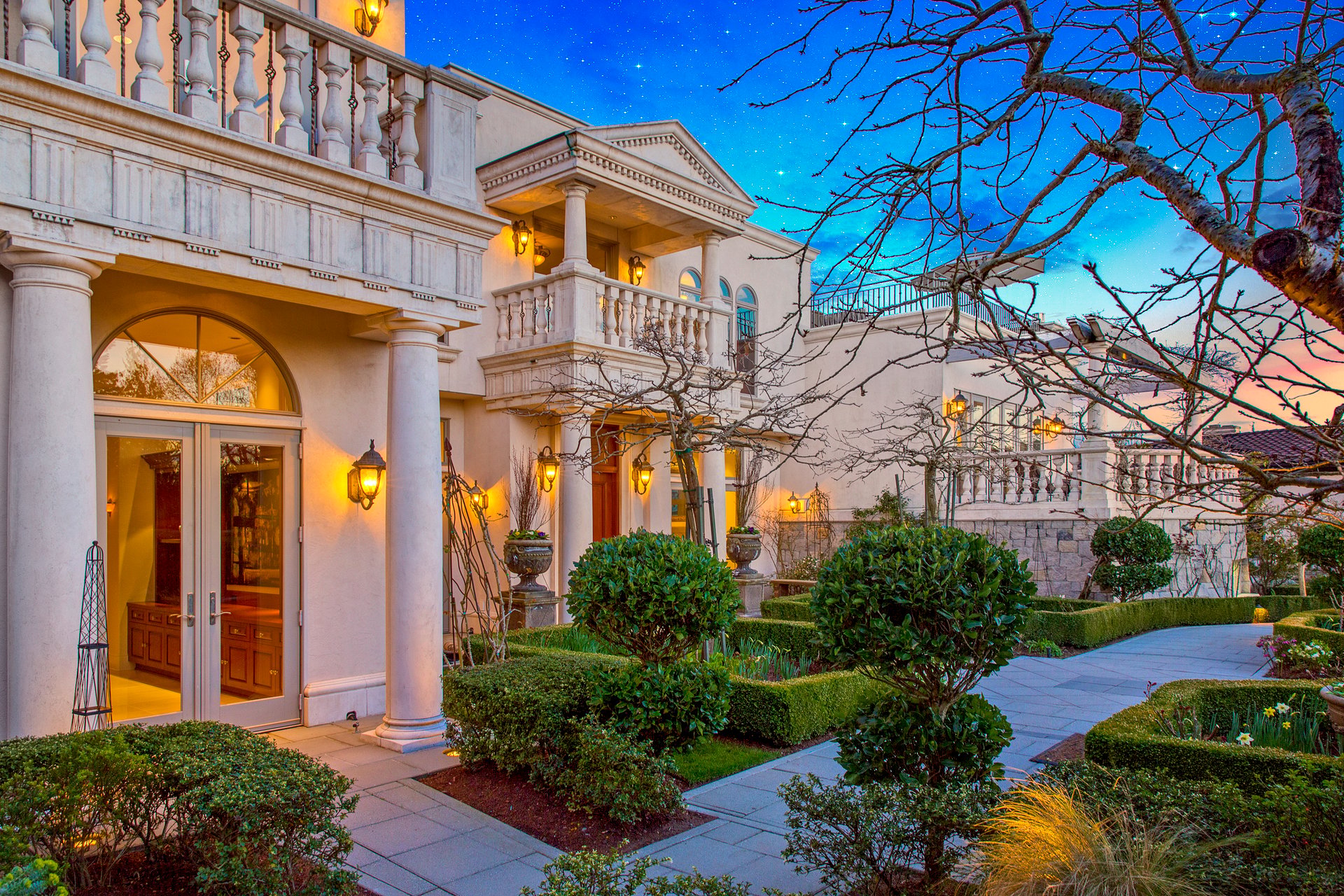 Neoclassical Clyde Hill Estate