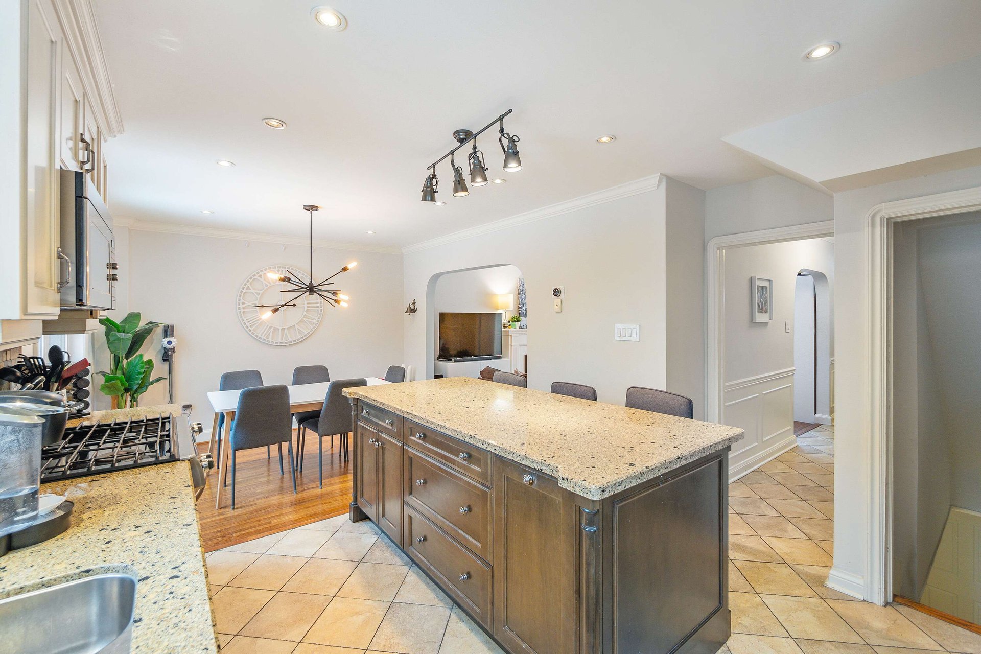 10 Kingslea Gardens