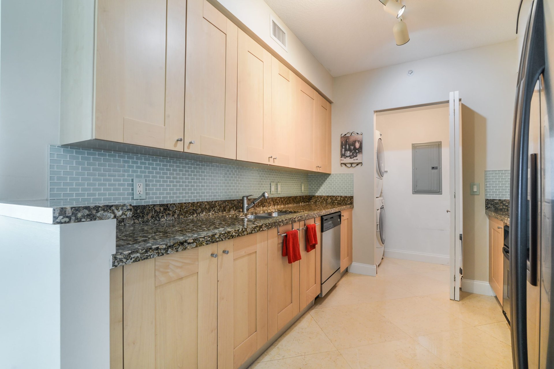 350 Las Olas Place 2820