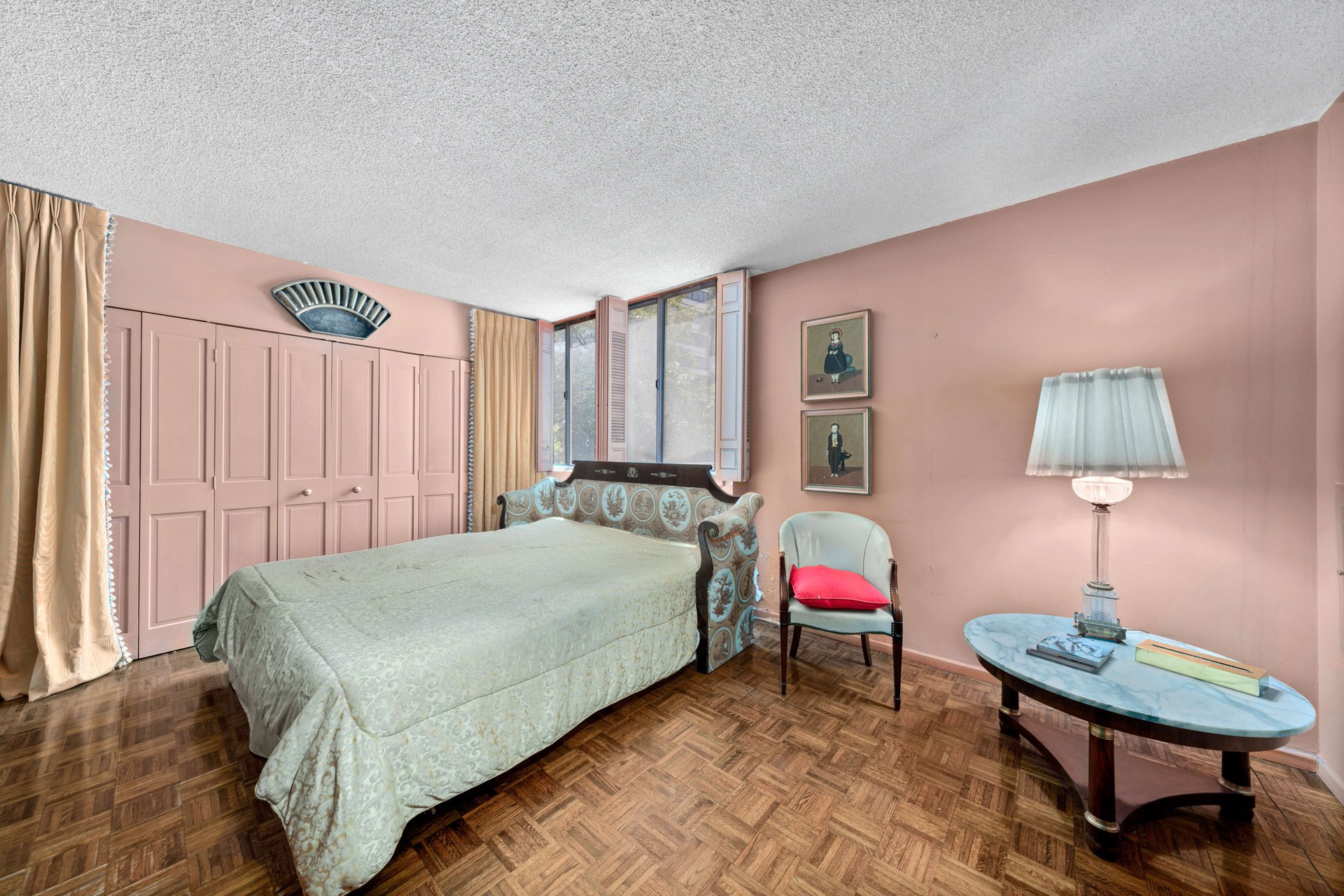The Comstock #1B, Wilshire Corridor