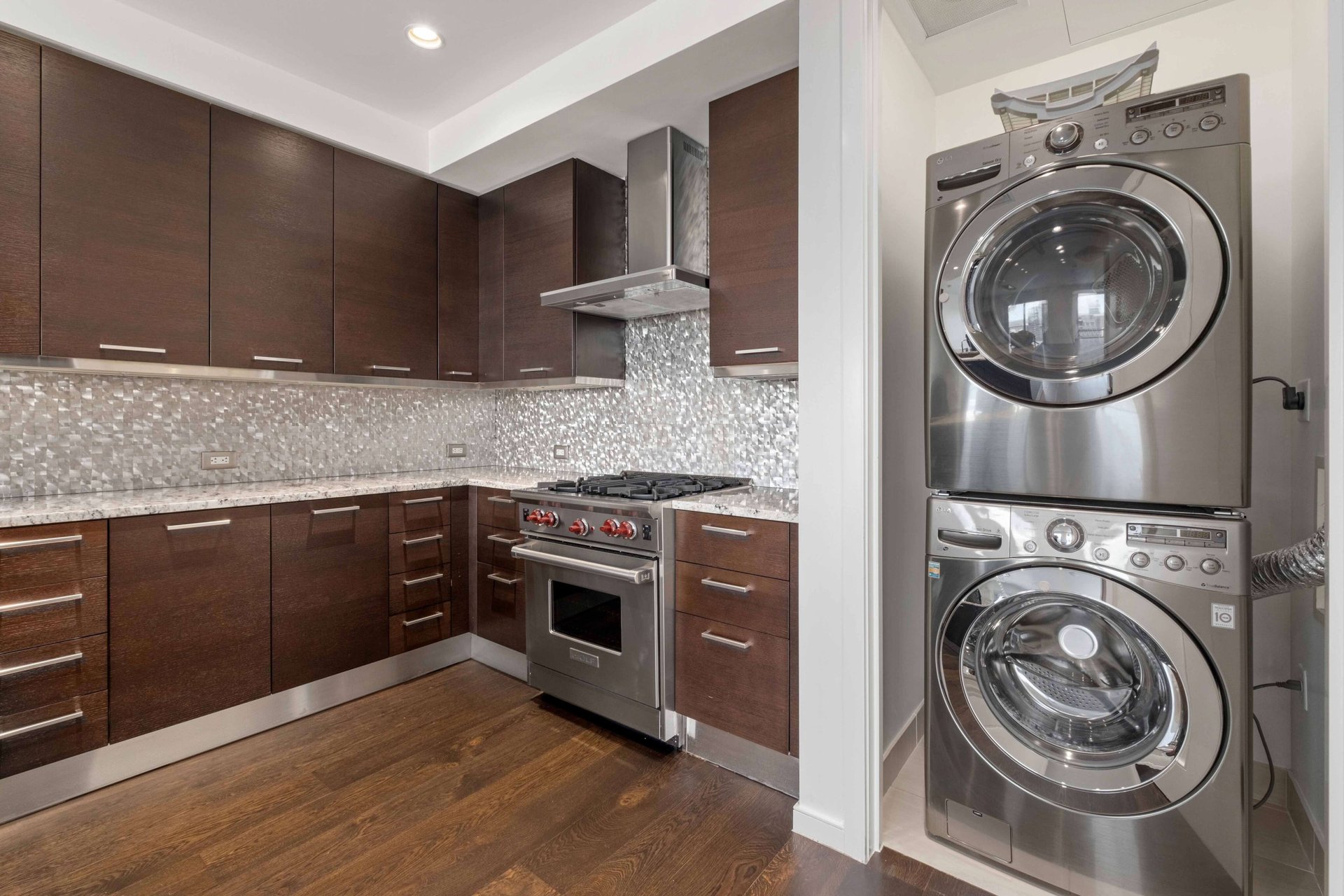 200 Congress Ave #37A