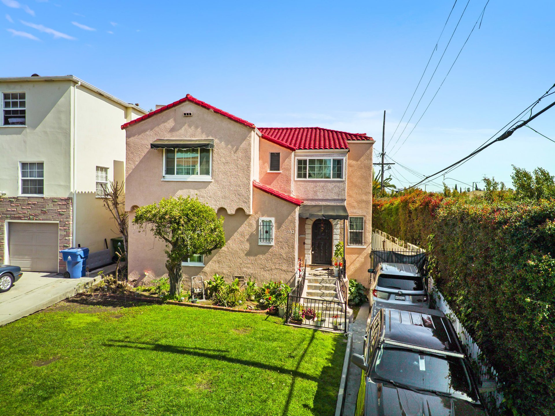 Wonderful Pride-of-Ownership Spanish 2-Story Duplex in Longwood Highlands