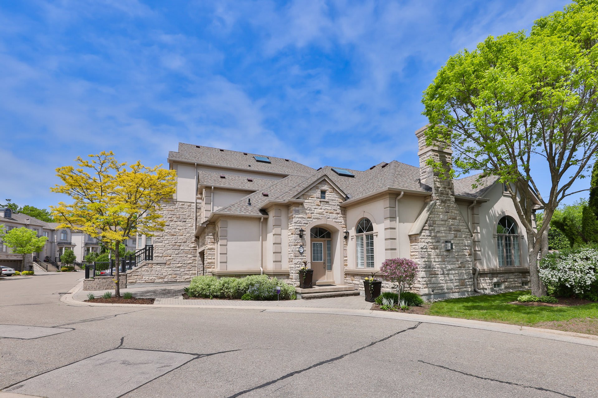 #27 - 2400 Neyagawa Boulevard, Oakville