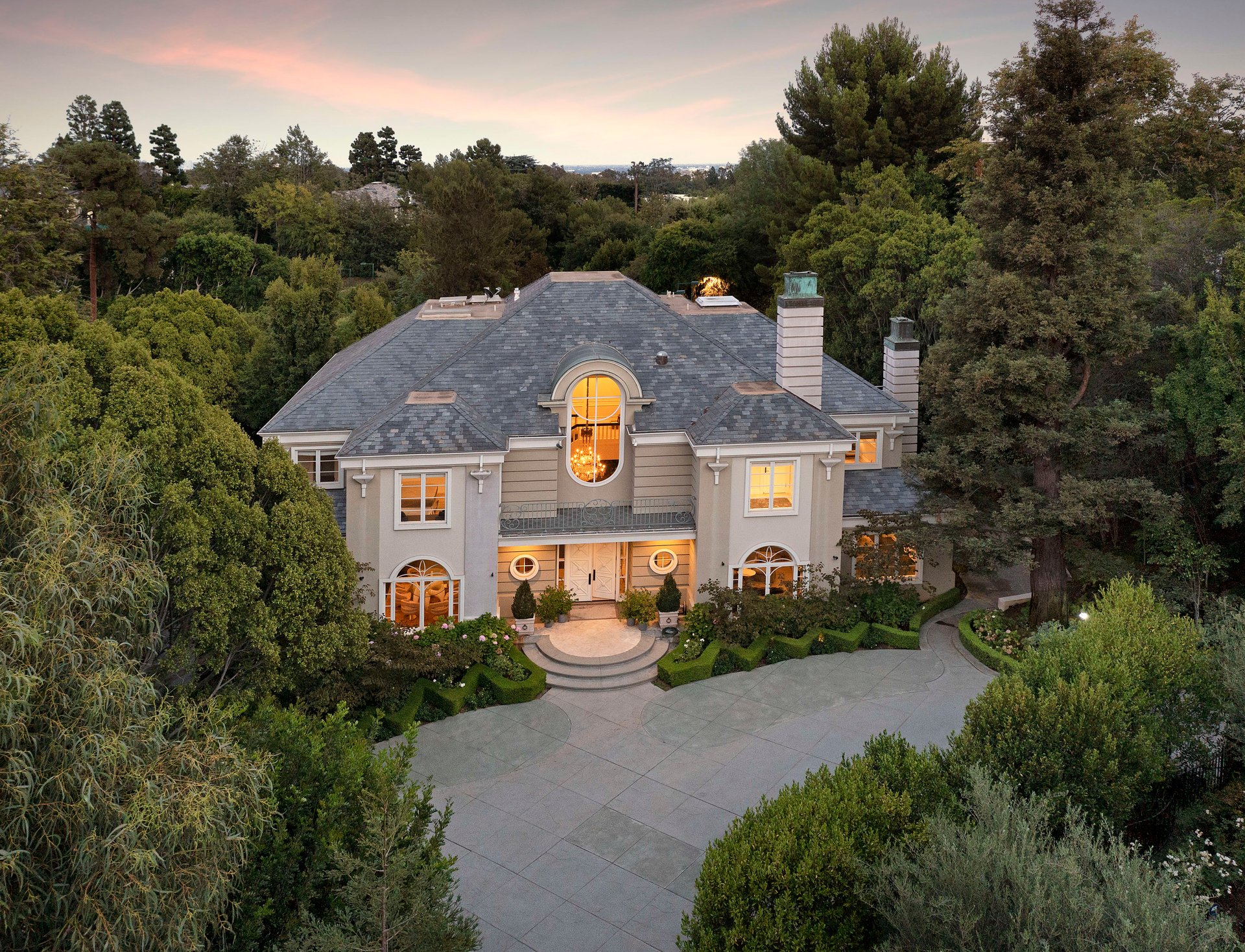 100 S Mapleton Dr, Bel Air