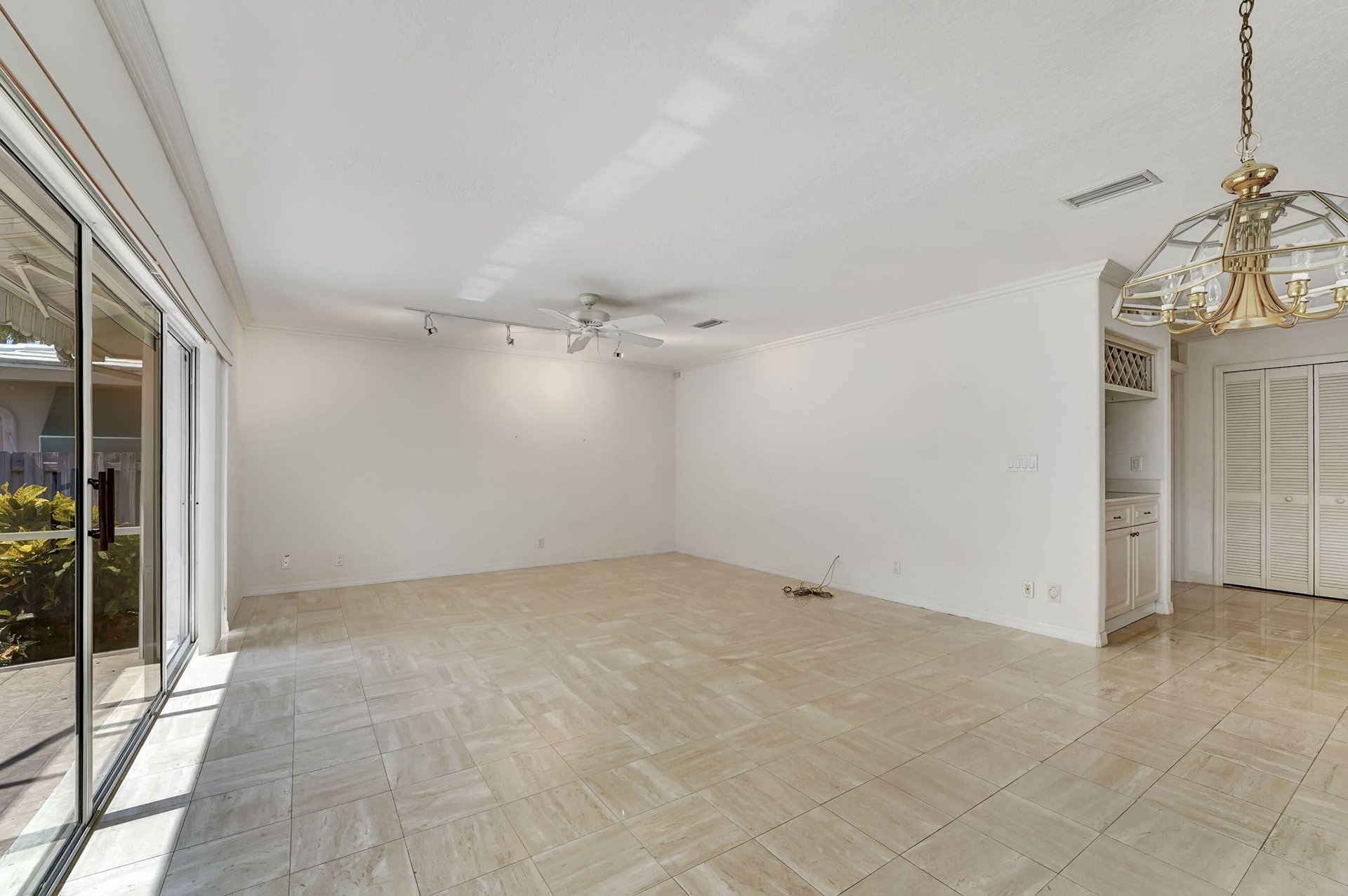 405 BONTONA AVE