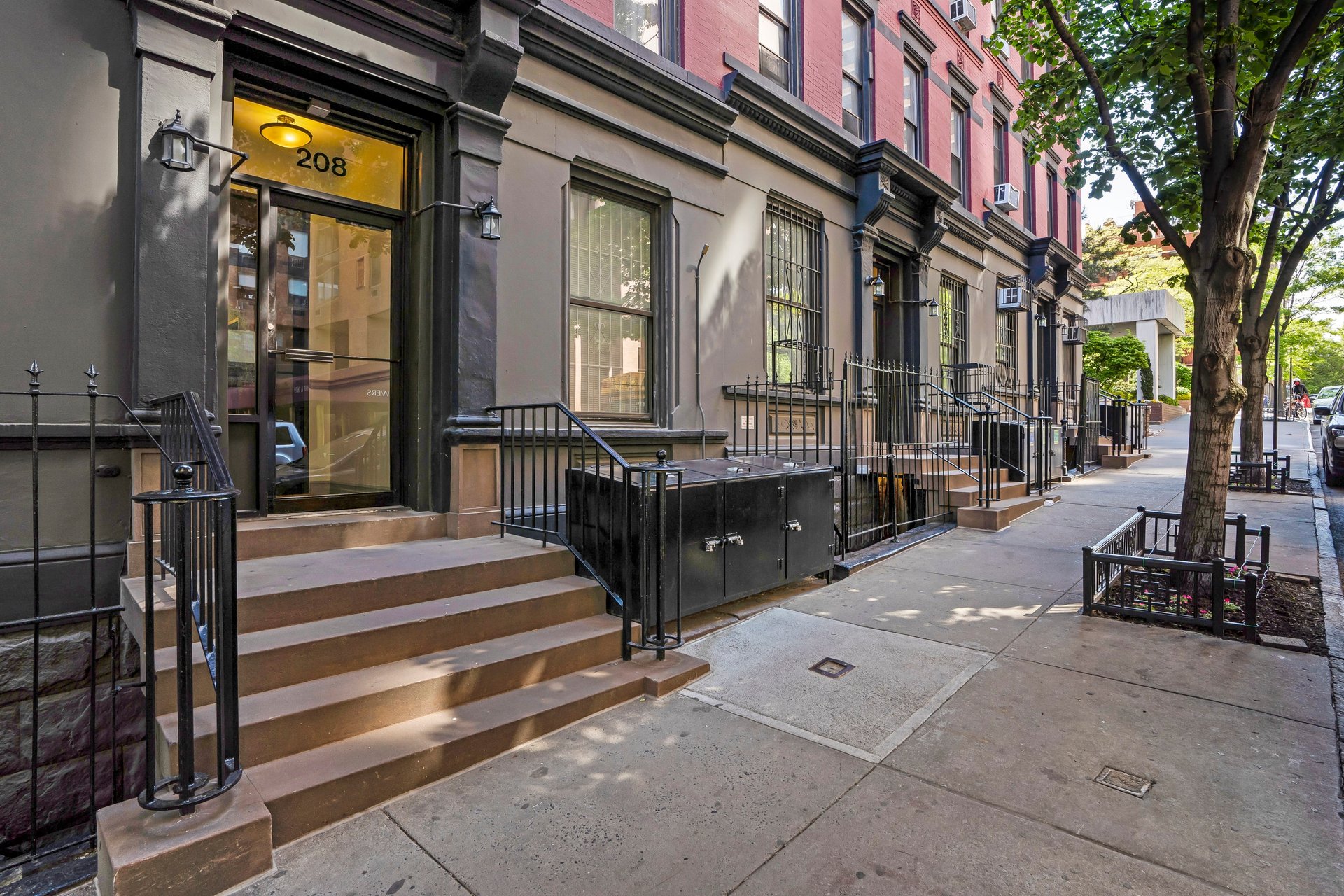 208 East 90th Street, 2W