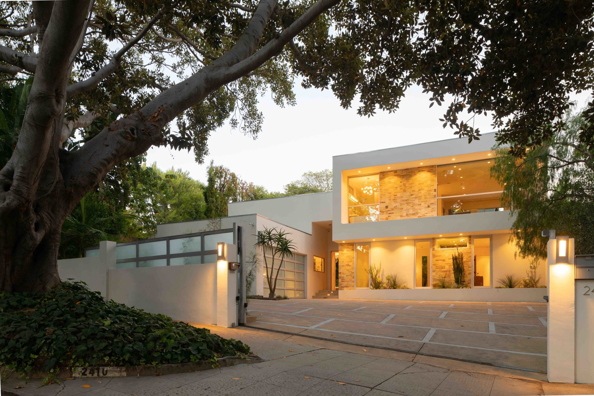 A Mid-Century Inspired Architectural Masterpiece in Los Feliz