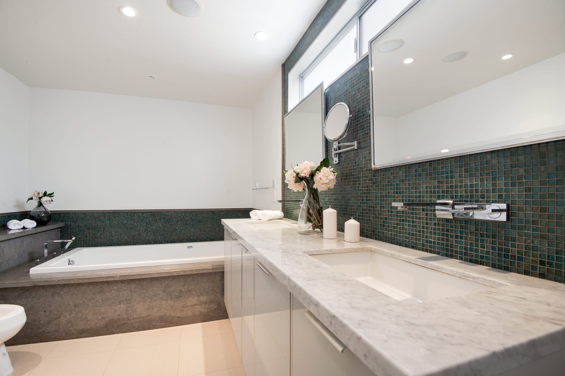 155 S Elm Dr # 302