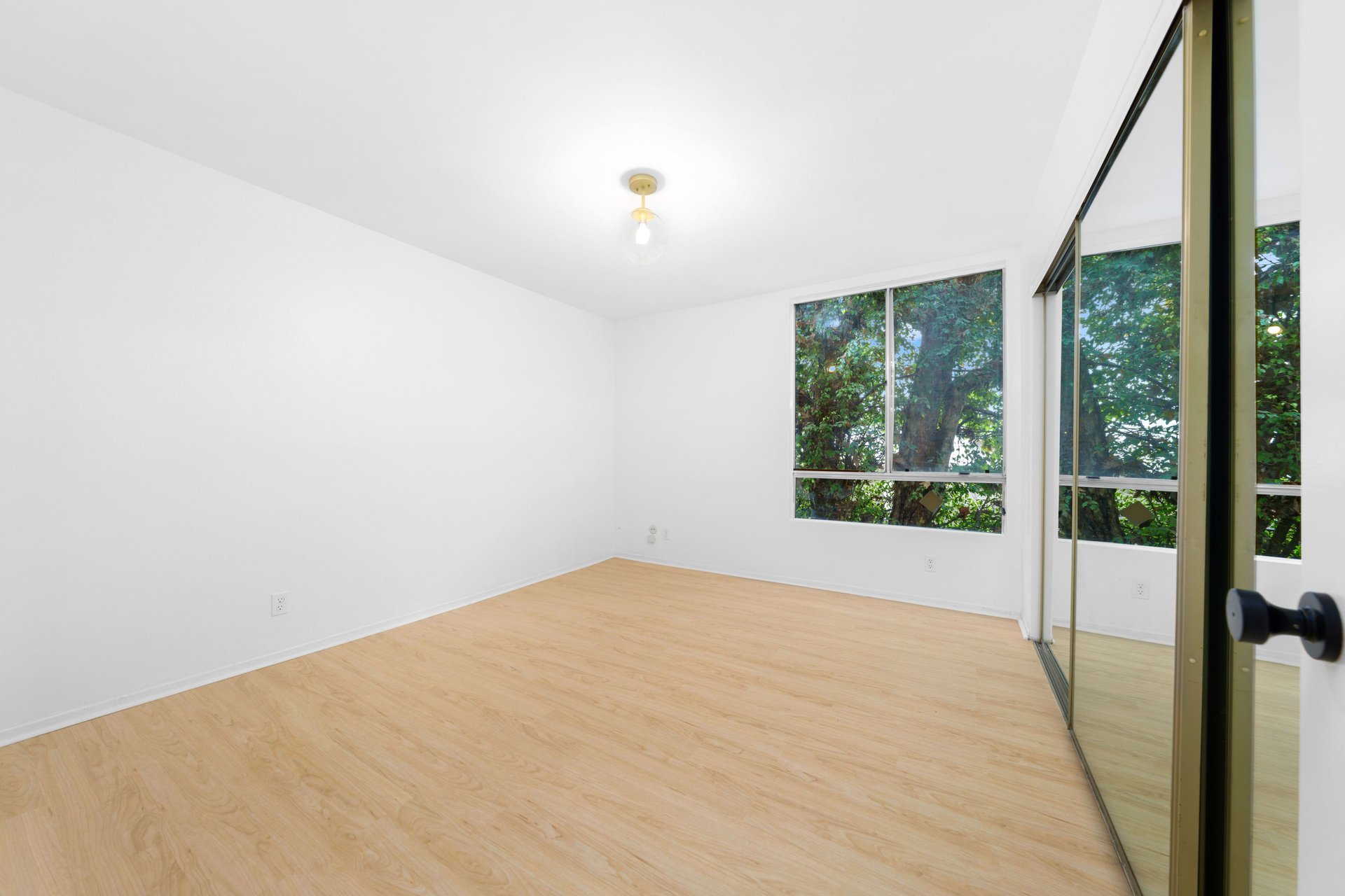 406 N Oakhurst Dr #105, Beverly Hills