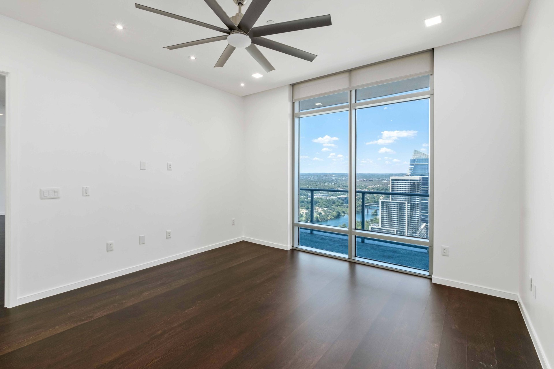 200 Congress Ave #37A