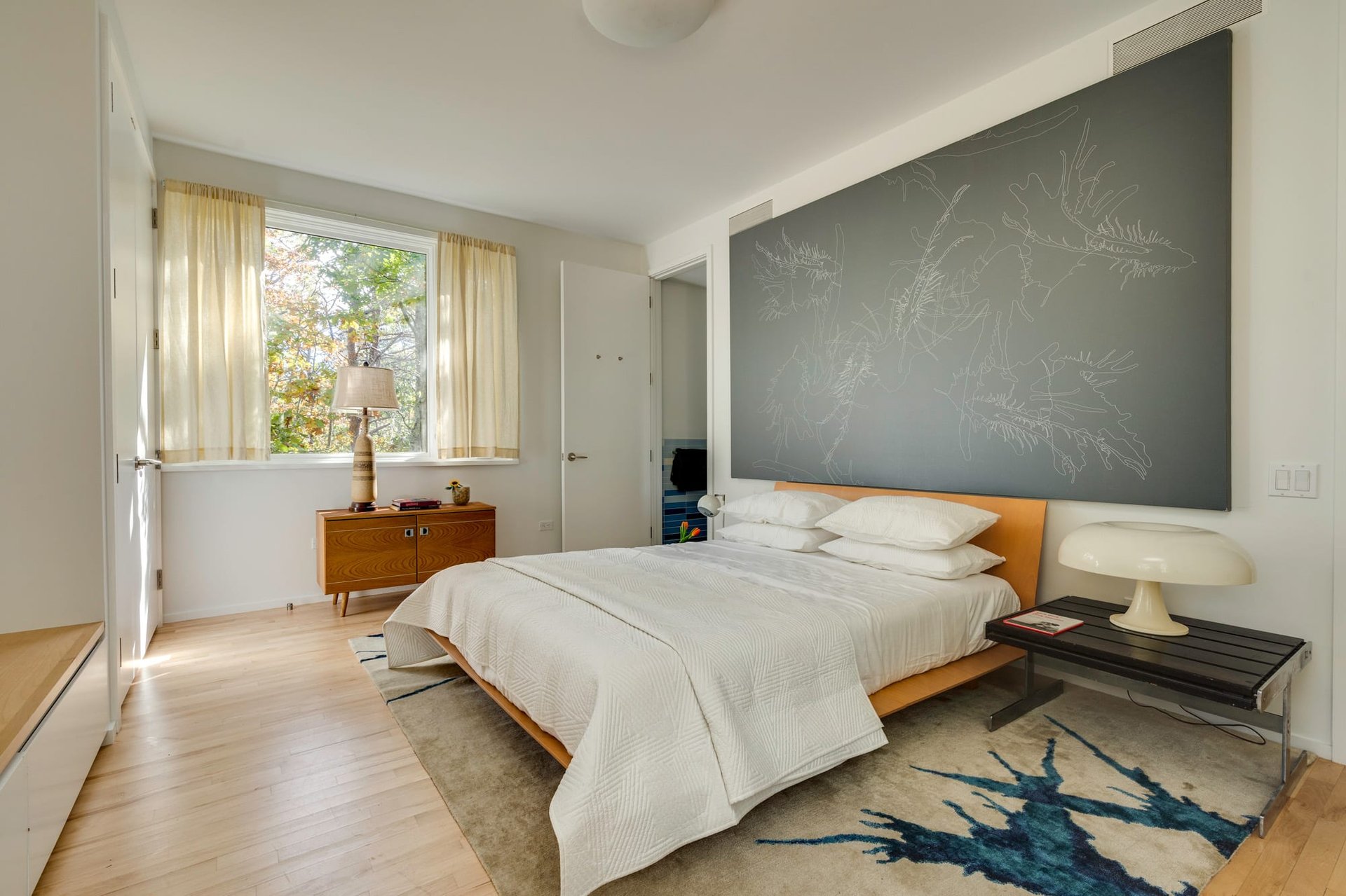 "The Modern Treehouse" in Water Mill, Stunning Design with Room to Expand