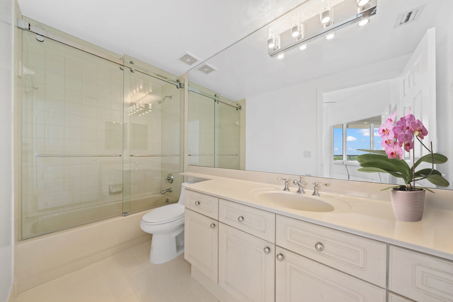 6001 N Ocean Dr Unit: 1104S