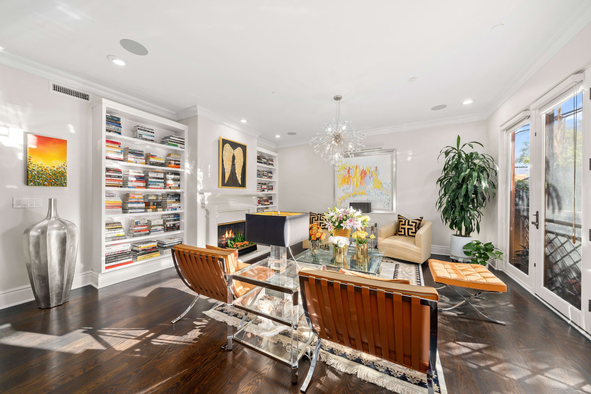 137 S Spalding Dr #104, Beverly Hills