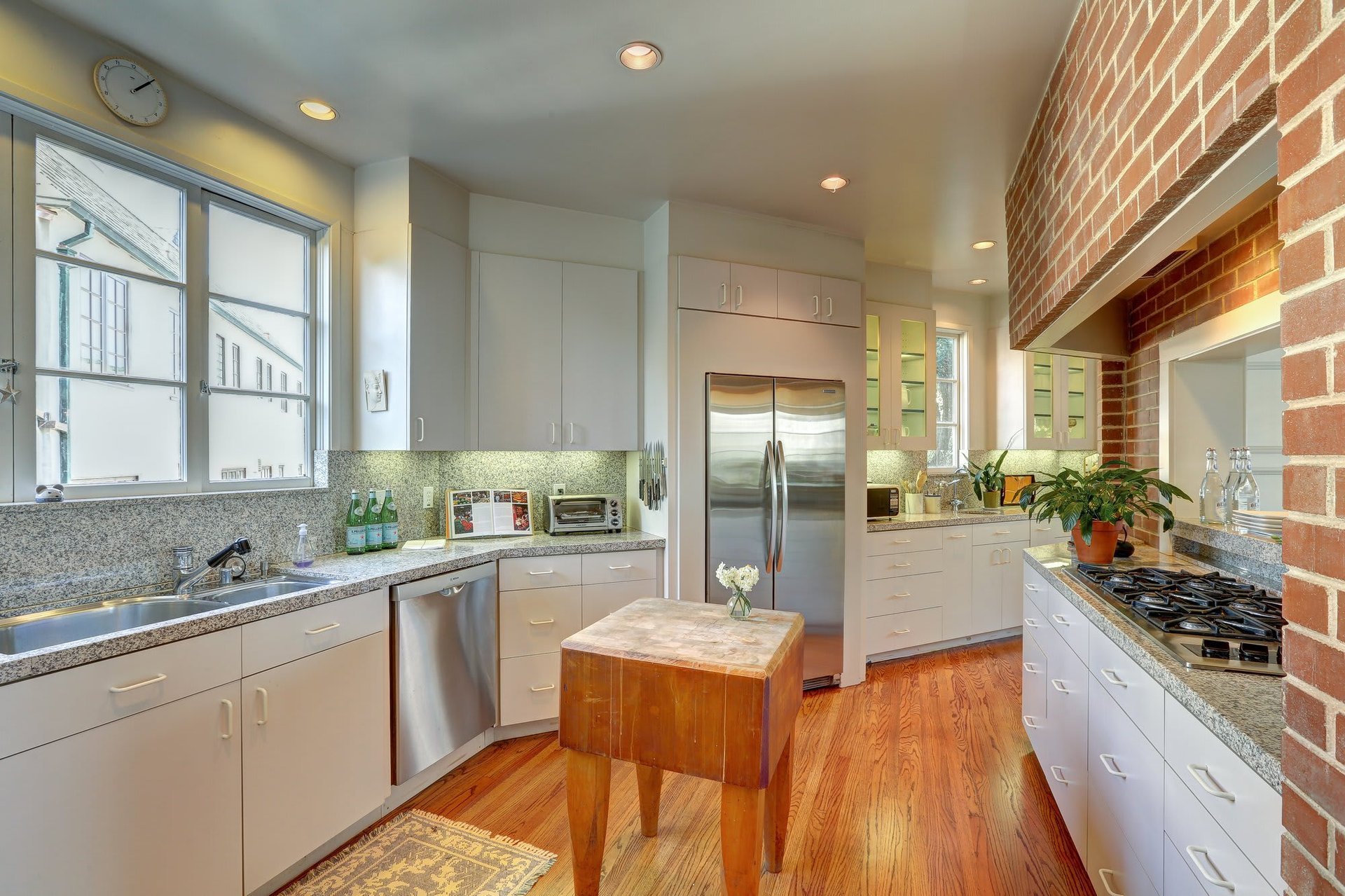 465 Avila Street
