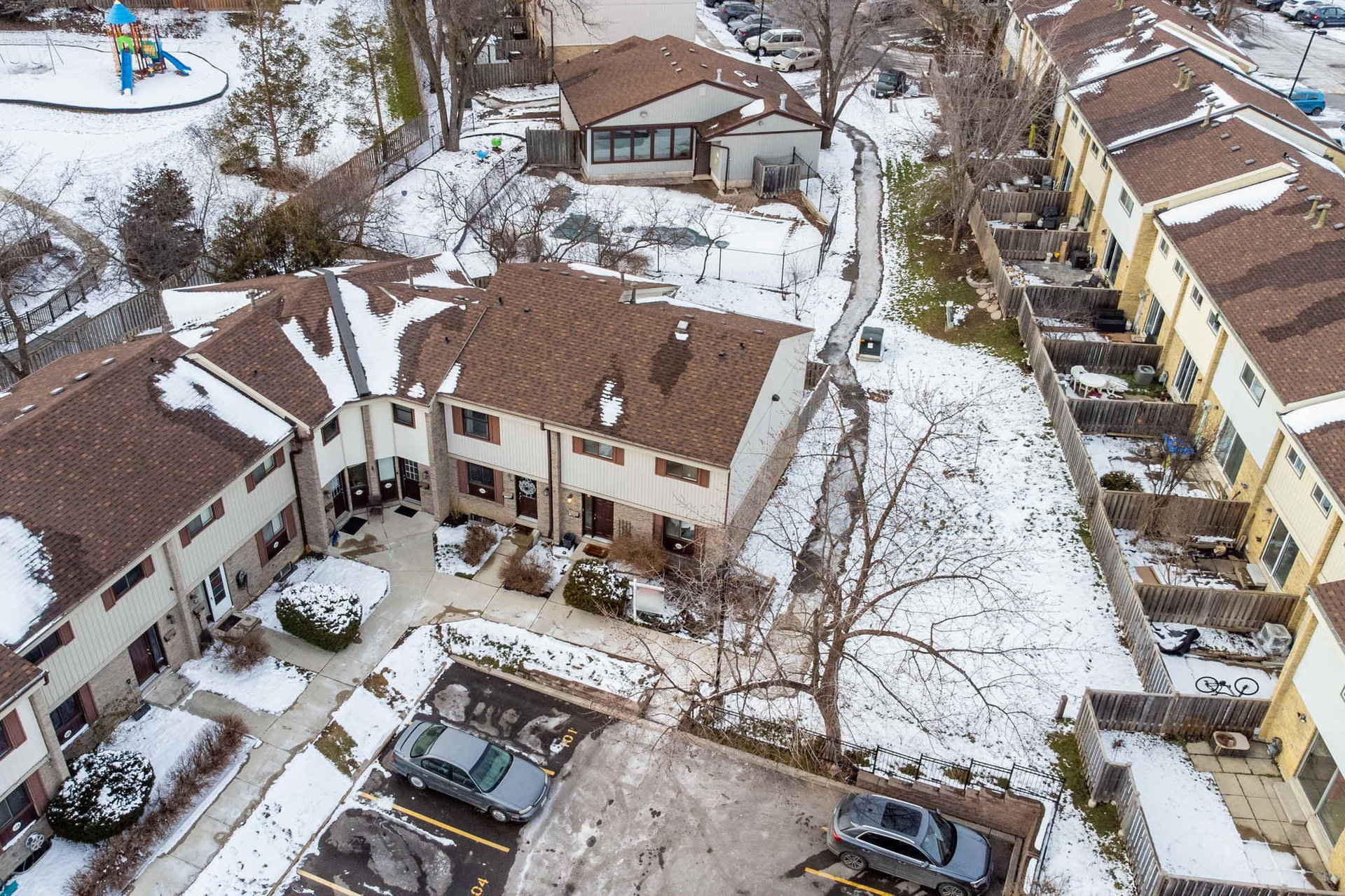100 - 2779 Gananoque Dr 