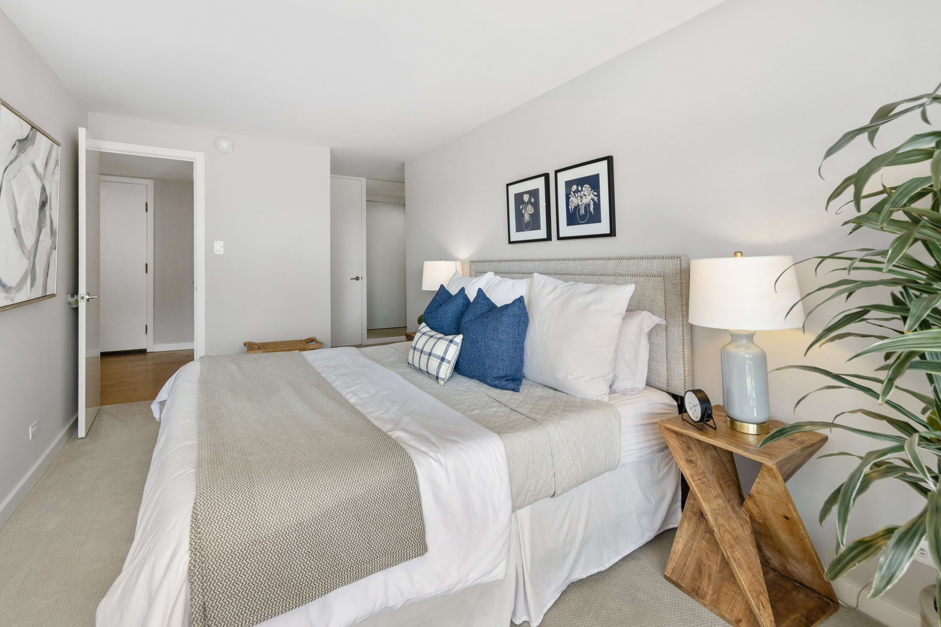 Just-Renovated Pacific Heights Condo With Southern Views