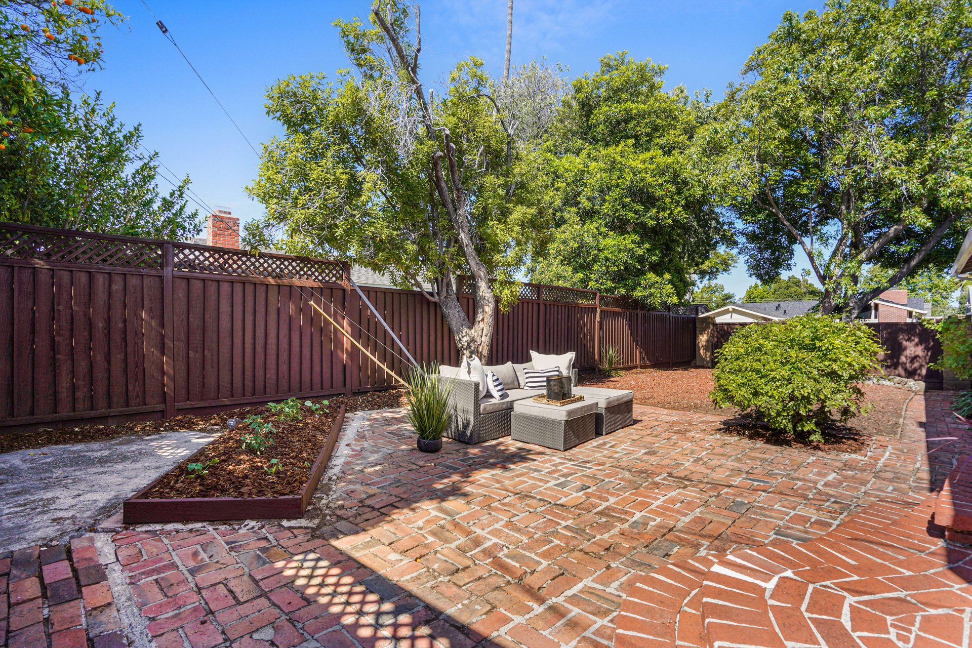 1025 Thistle Court