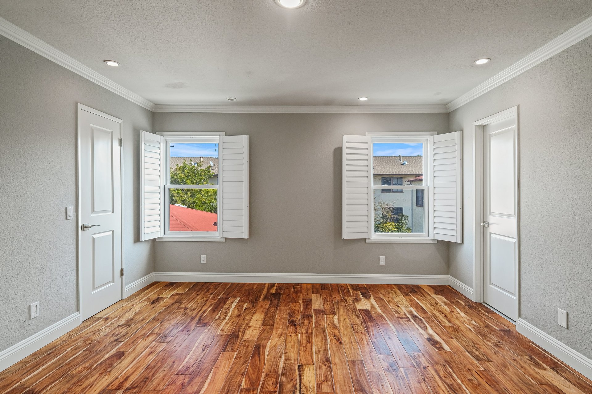 2022 Delaware Avenue Unit: 4