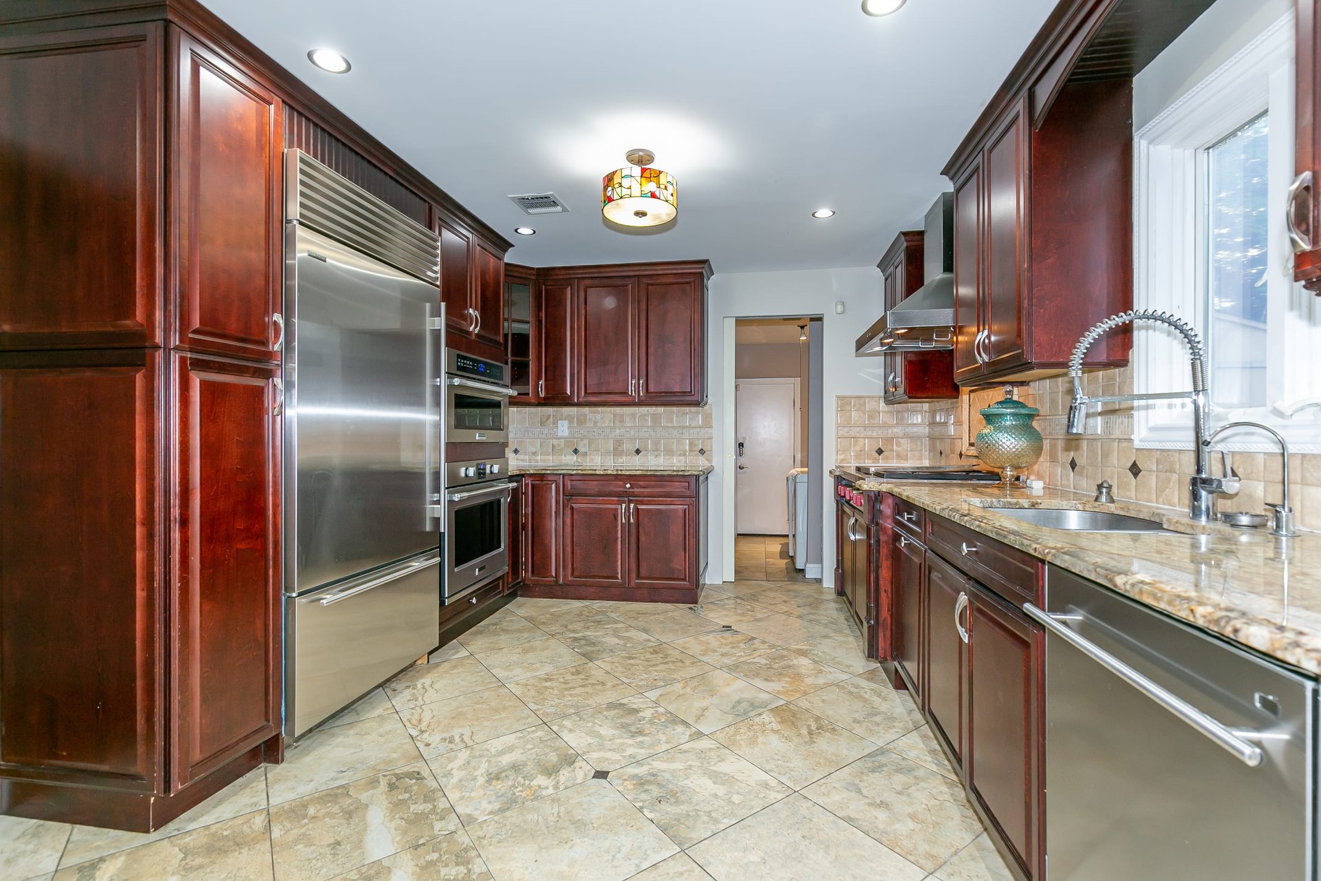 1 W Fern Drive, Jericho