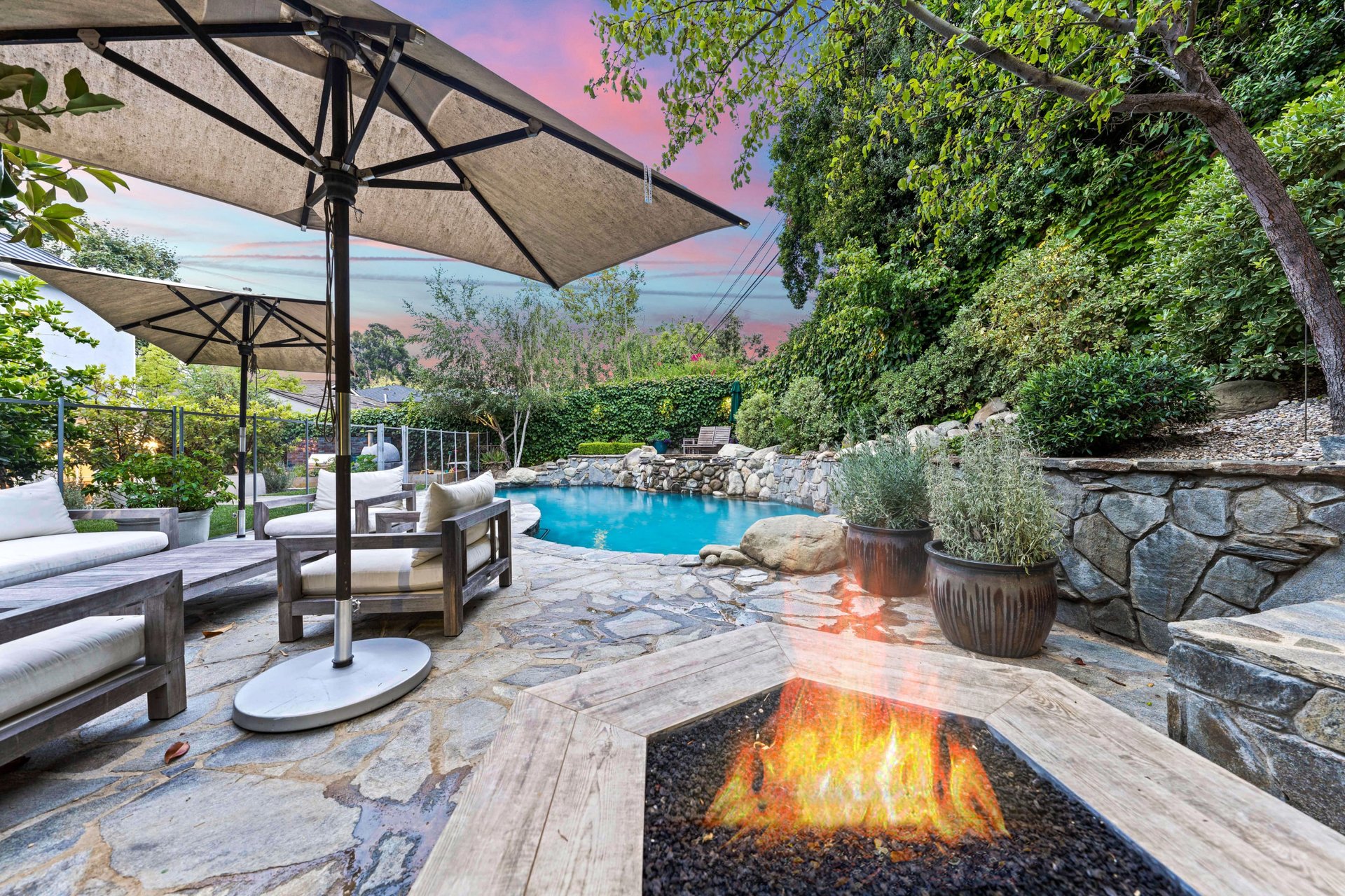 181 N Canyon View Dr, Brentwood