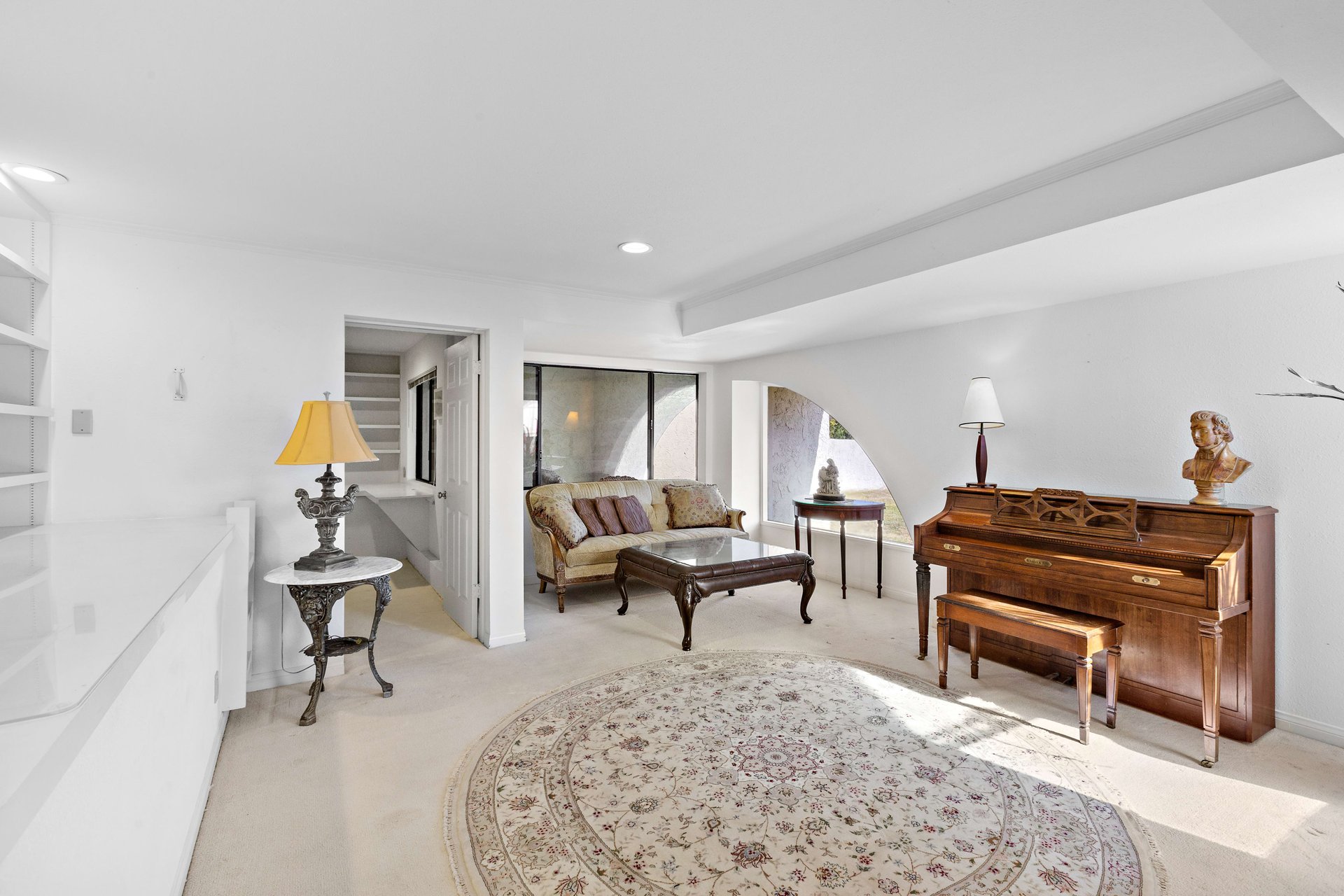 1916 Palisades Dr