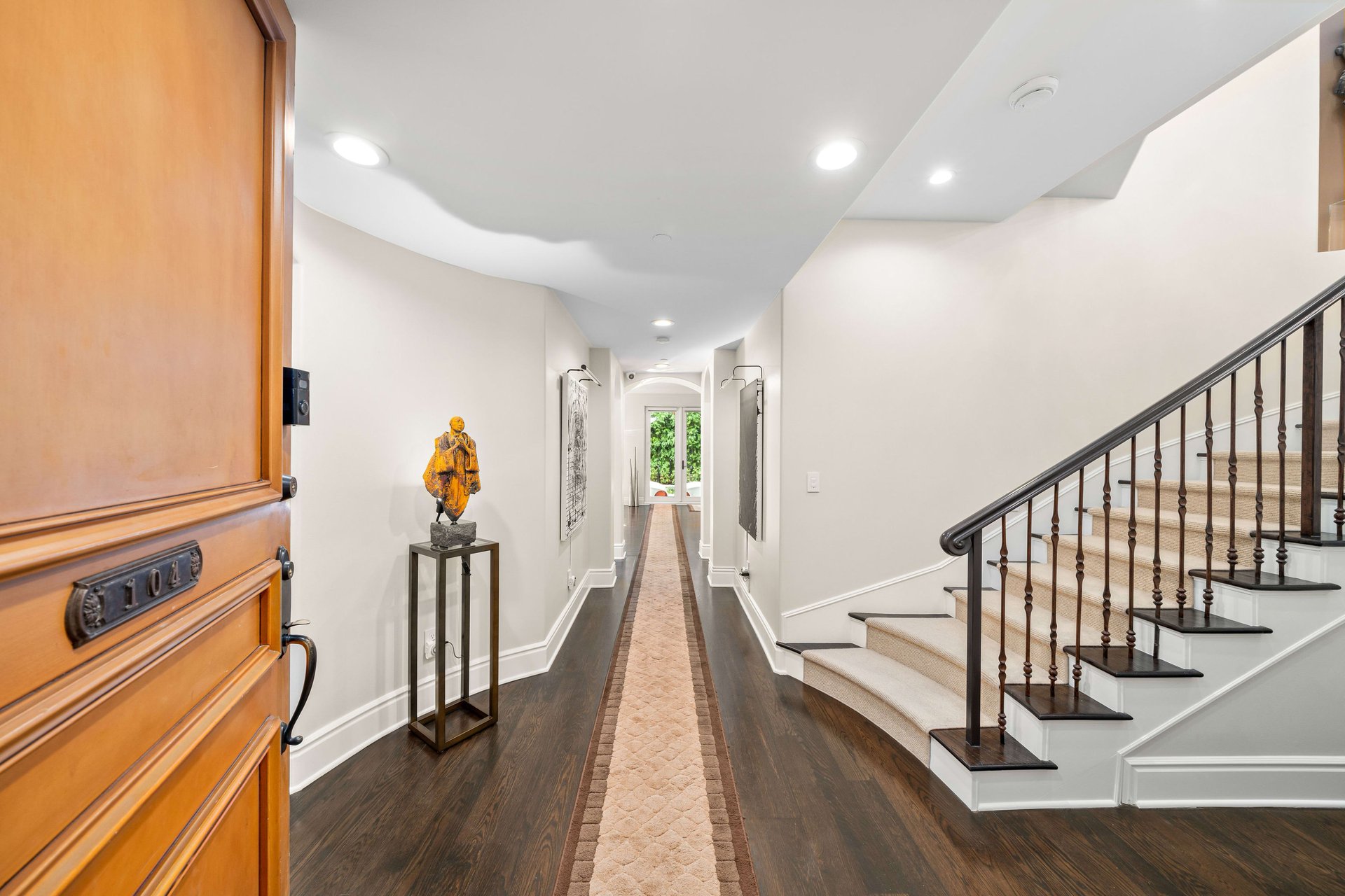 137 S Spalding Dr #104, Beverly Hills