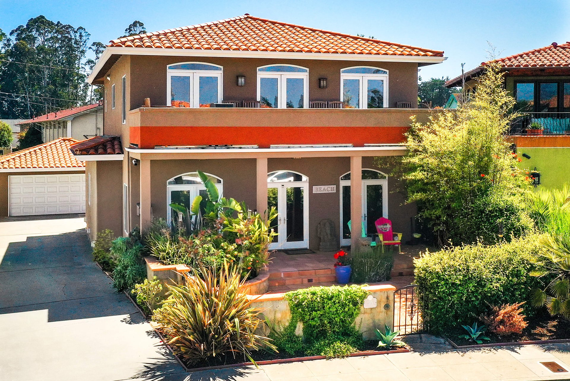 105 Manor PL