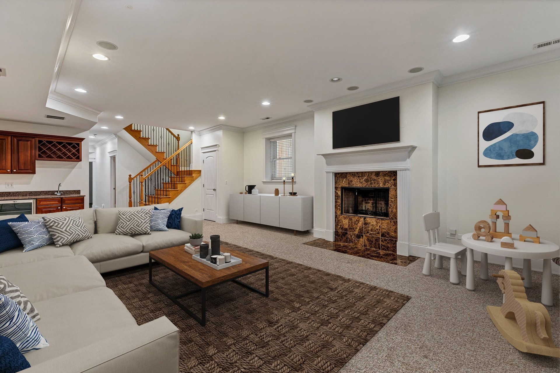 2238 W FLETCHER Street 