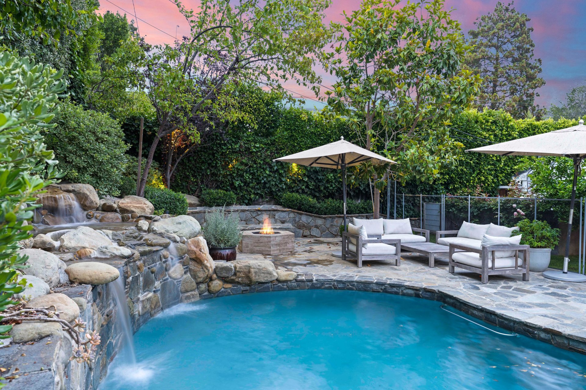 181 N Canyon View Dr, Brentwood