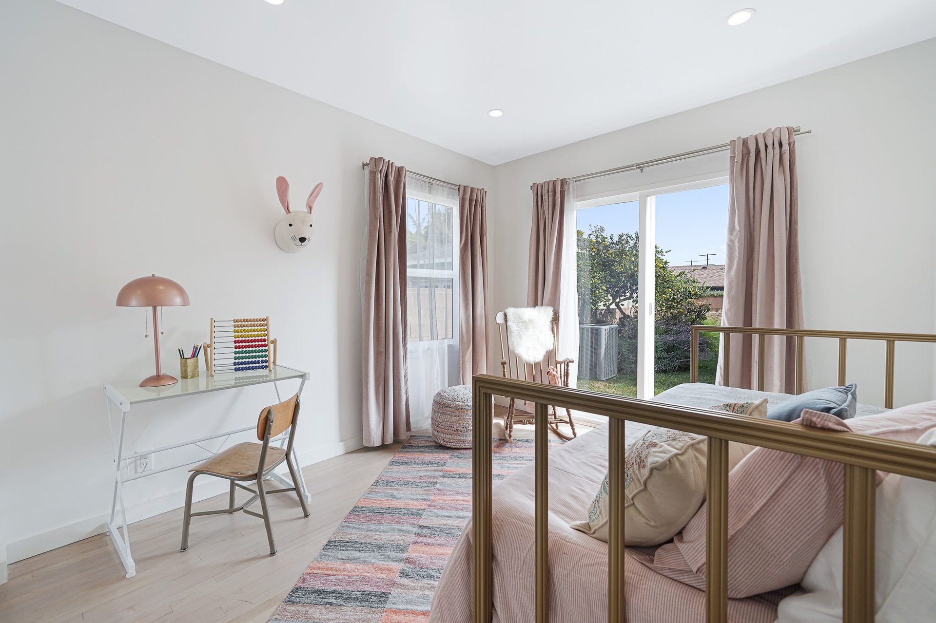 Completely Renovated Traditional Home In Picfair Village