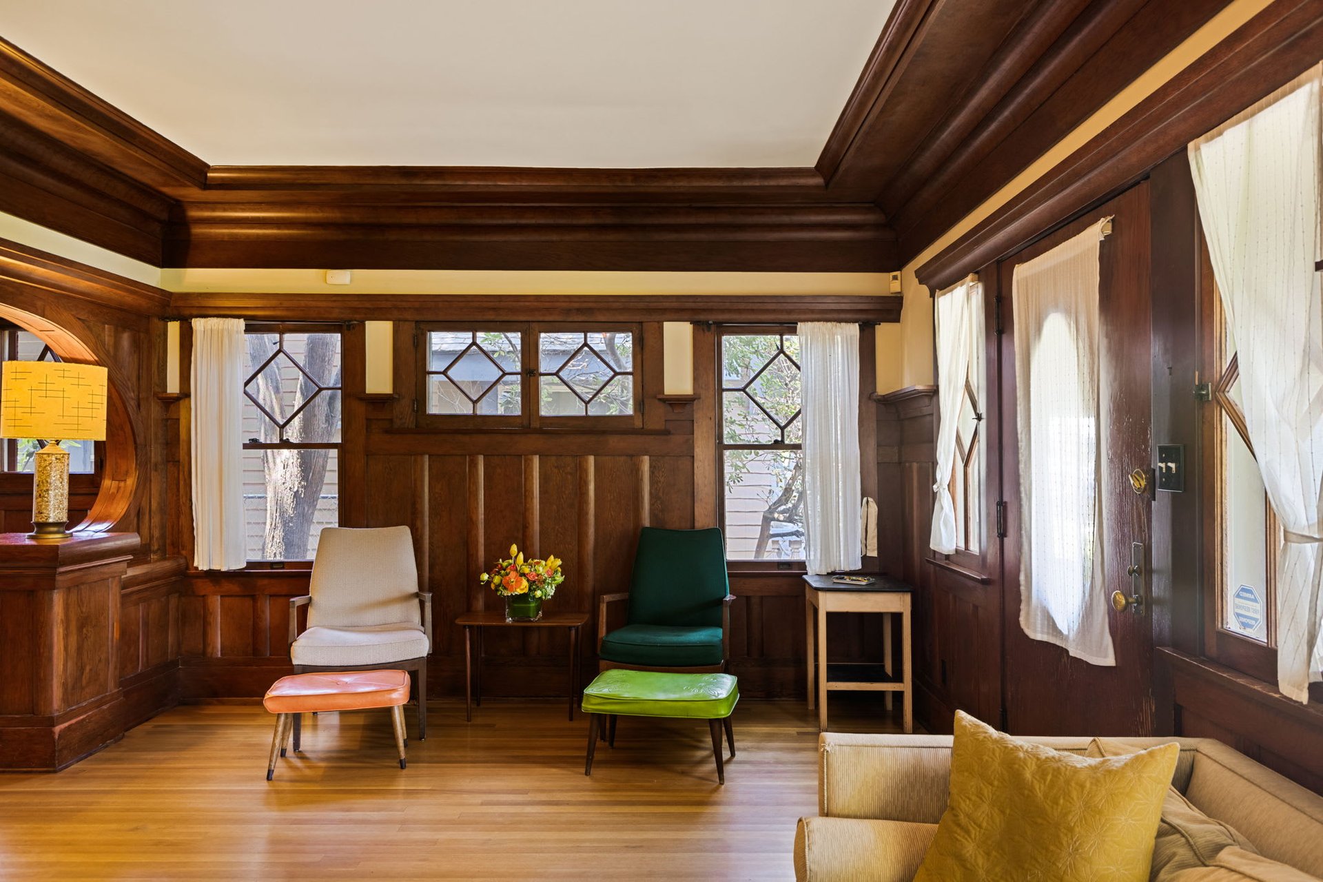 Wonderful Historic Craftsman Home in Jefferson Park