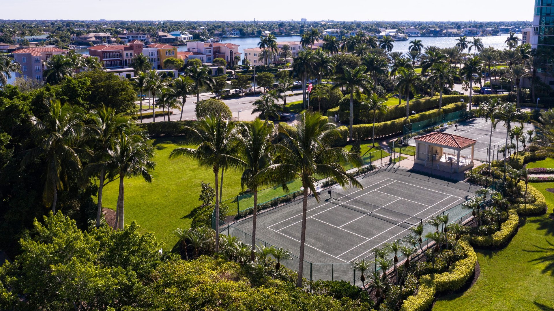 PARK SHORE