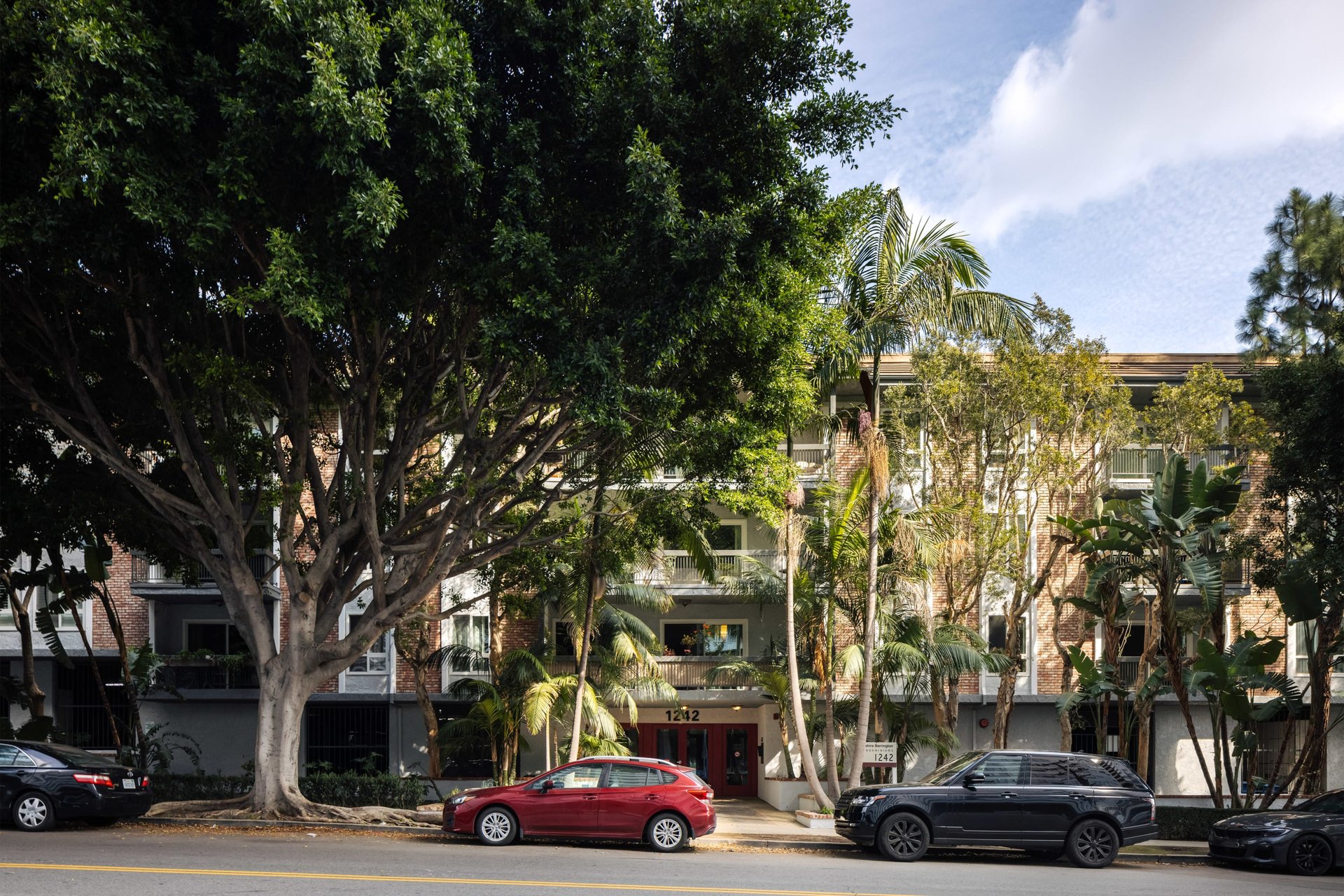 Rare Corner Unit at The Wilshire Barrington