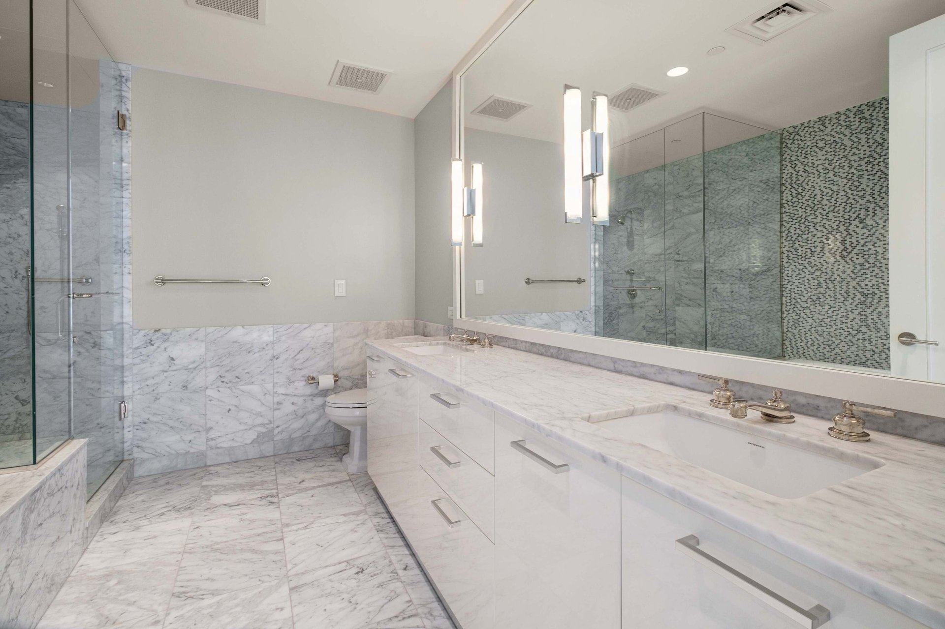 200 Congress Ave #24B