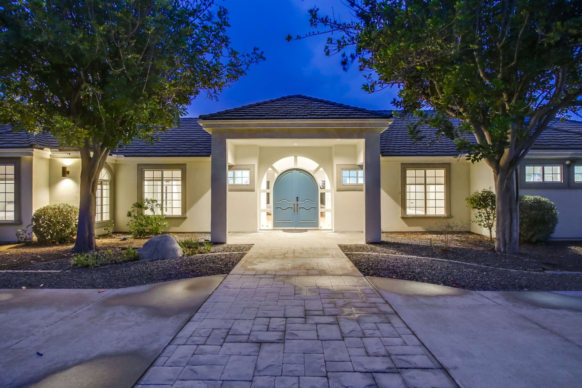 4124 Stonebridge Ln