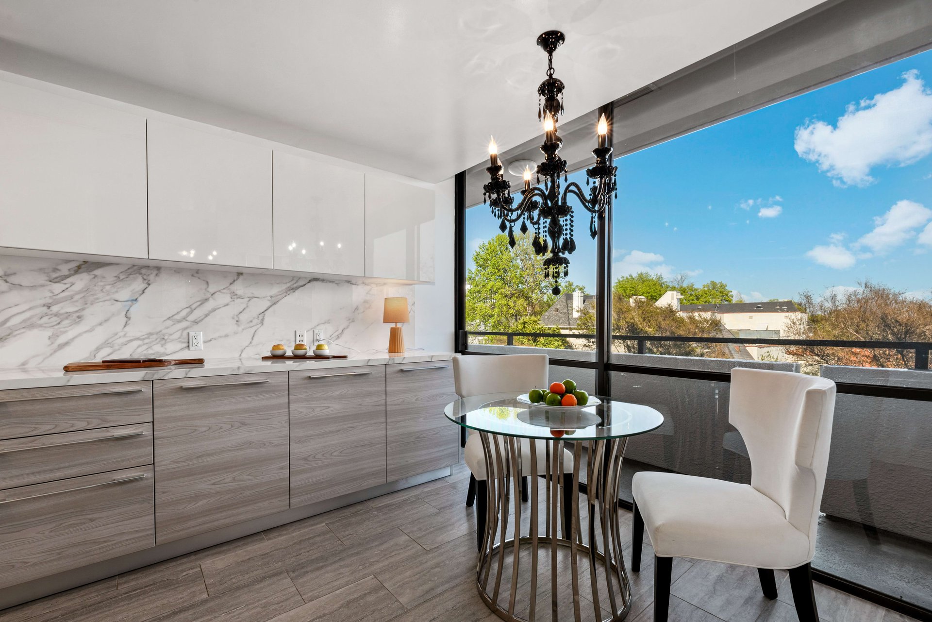 211 S Spalding Dr #N202, Beverly Hills