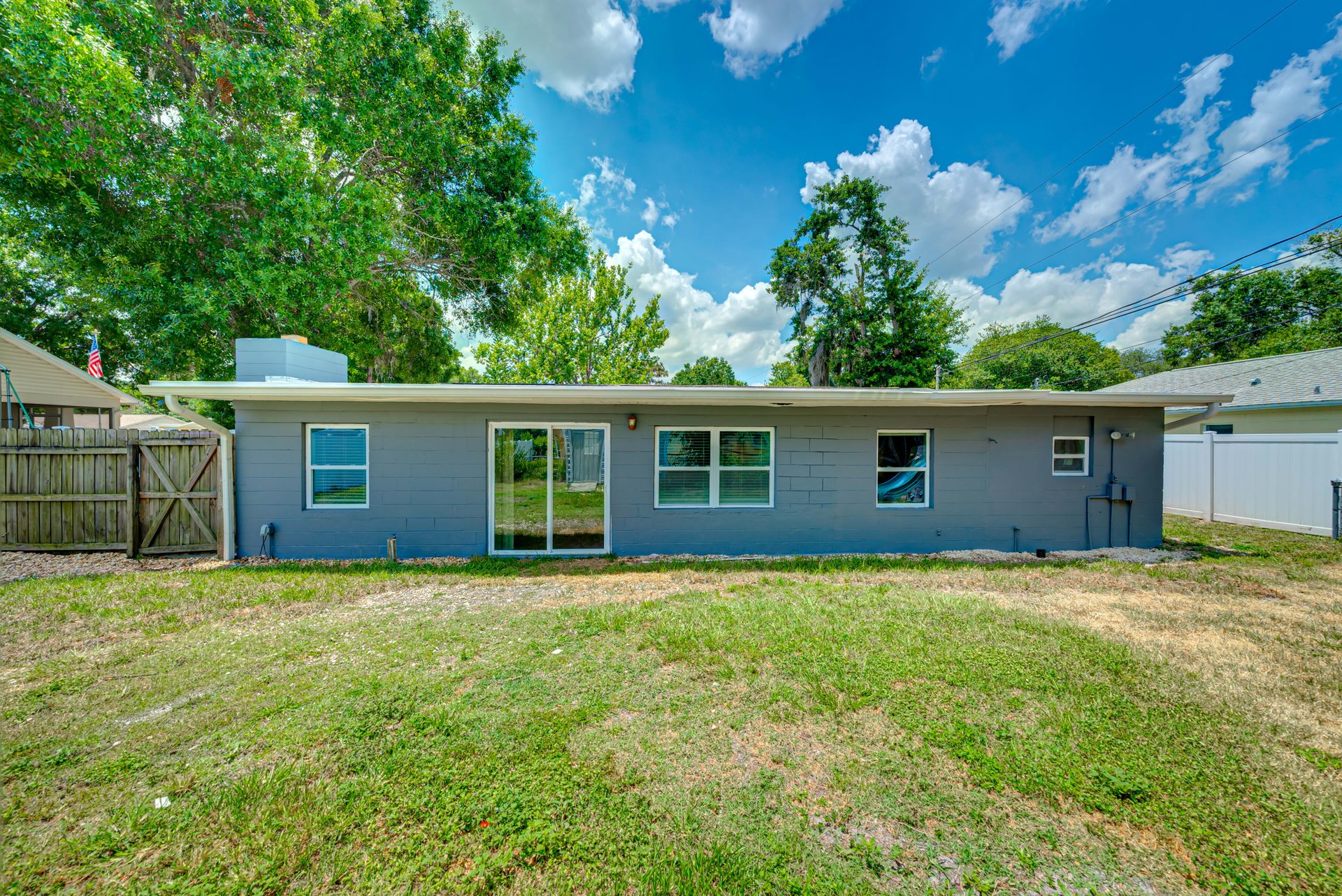 3207 ACACIA  STREET