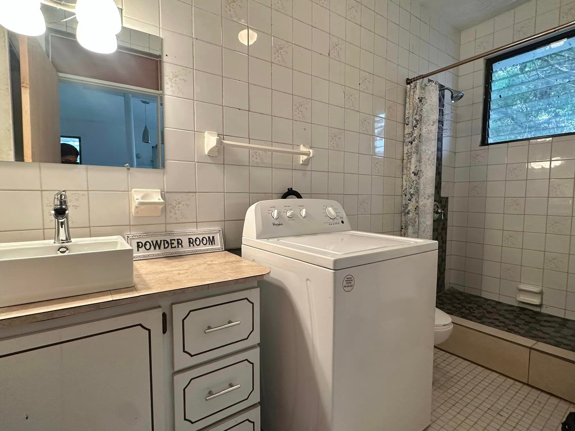 820 Hannah's Estate Fully Furnished Studio