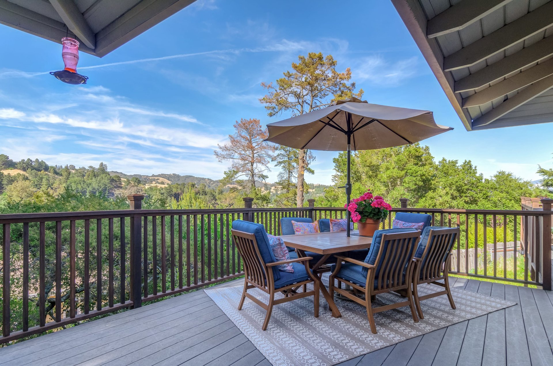 33 Crest Rd