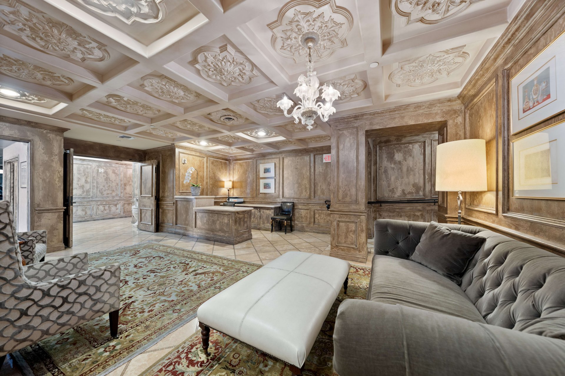 The Venezia #405, Wilshire Corridor