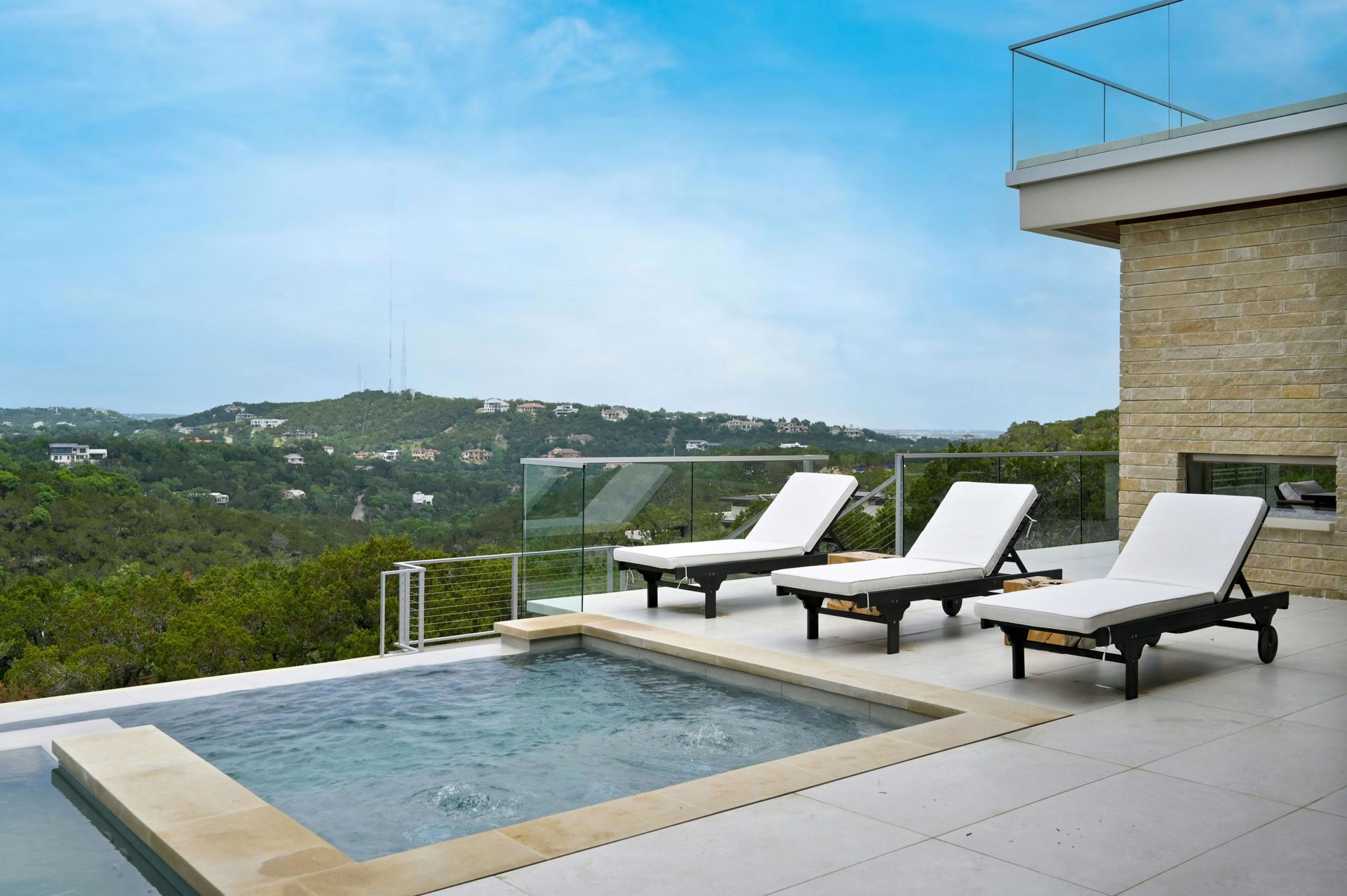 2 Valbella Drive