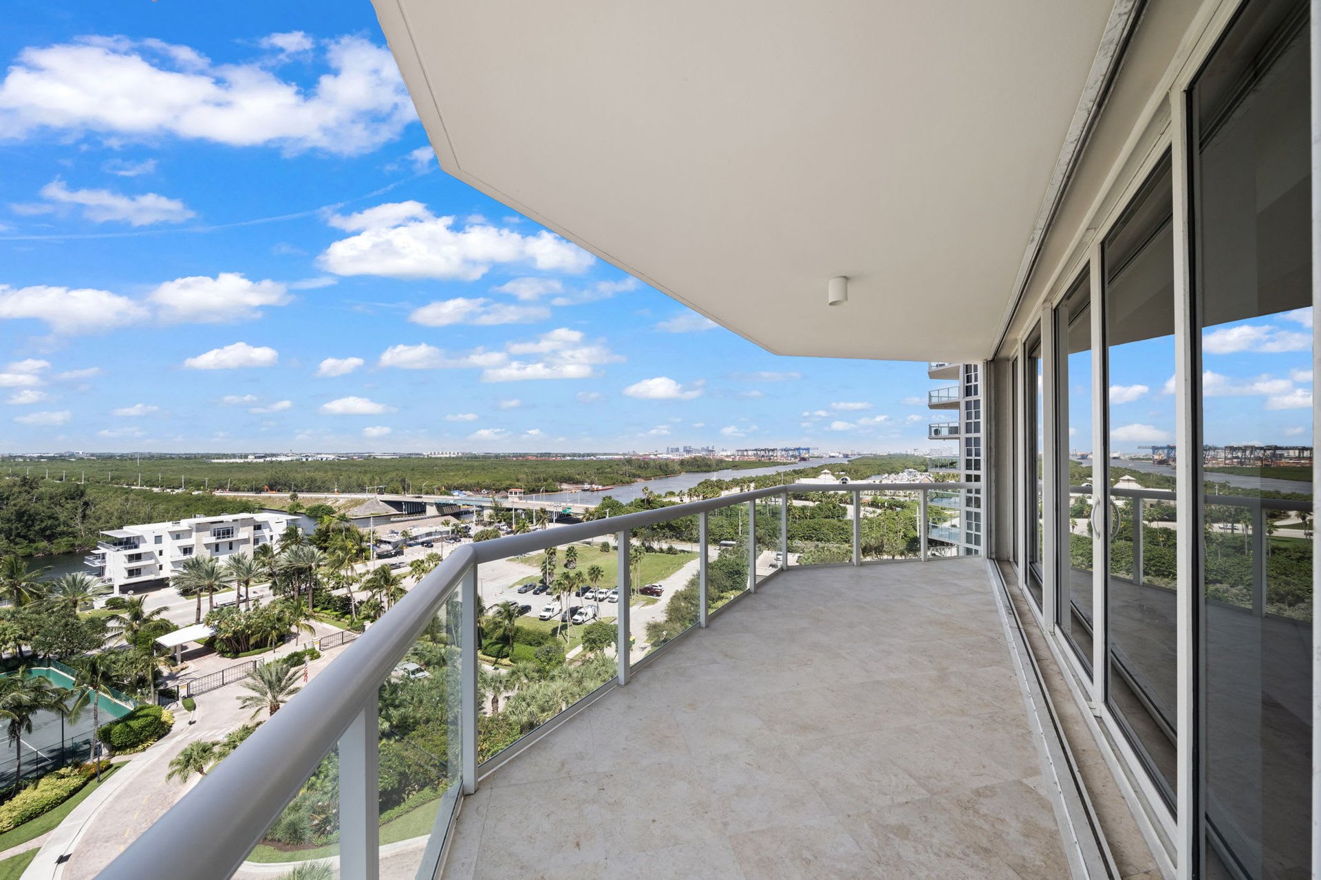 6001 N Ocean Dr Unit: 1104S
