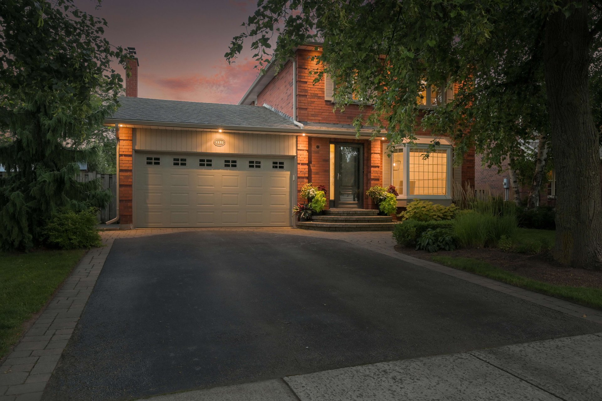 Perfect Family Home in Glen Abbey!