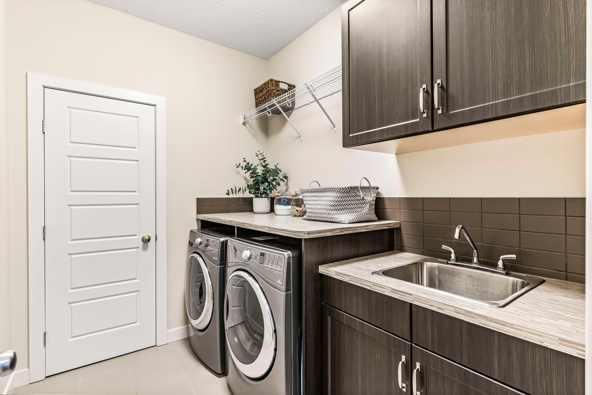 208 Mahogany Bay SE