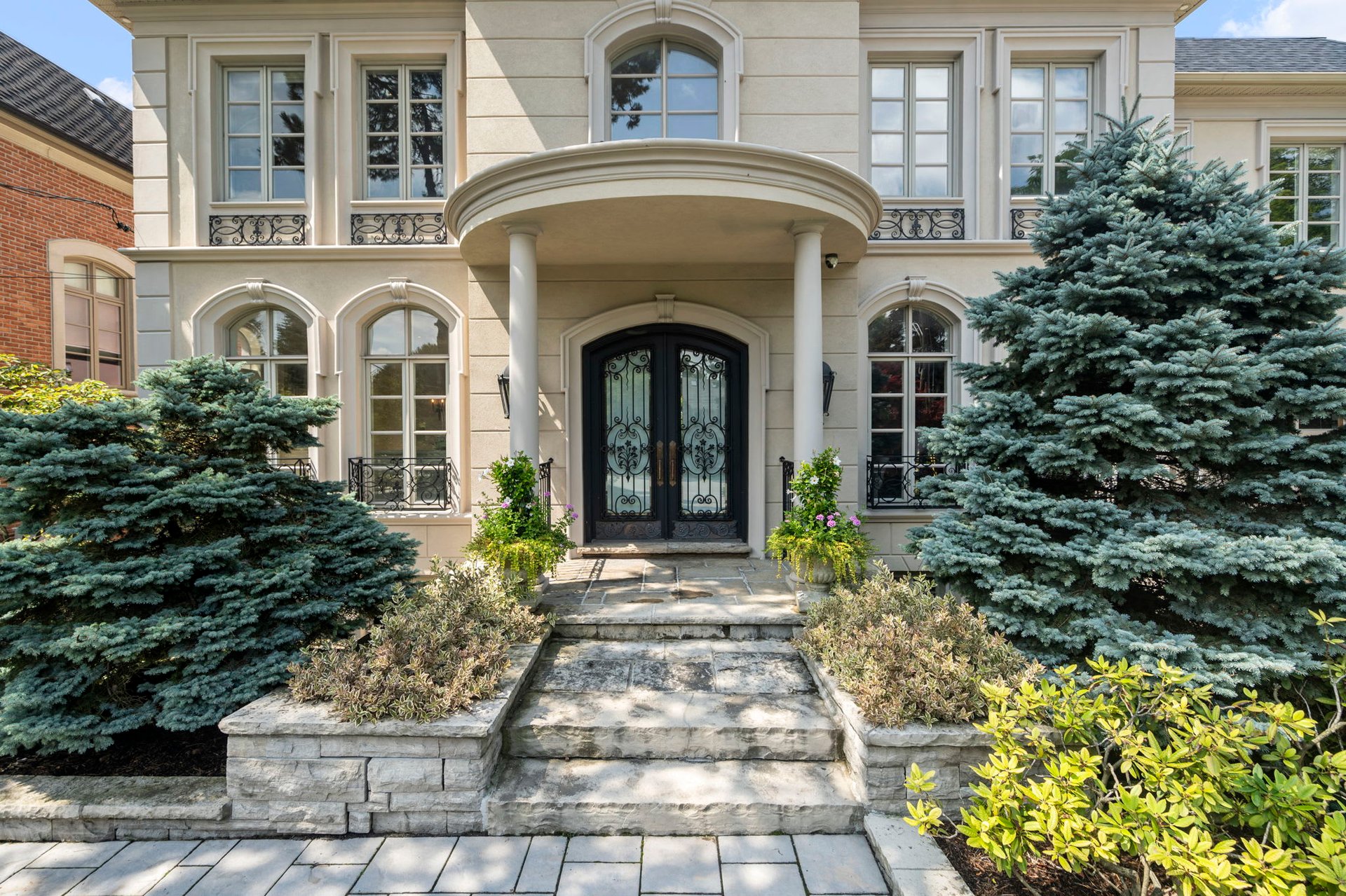 SOLD: Breathtaking Ravine Property!