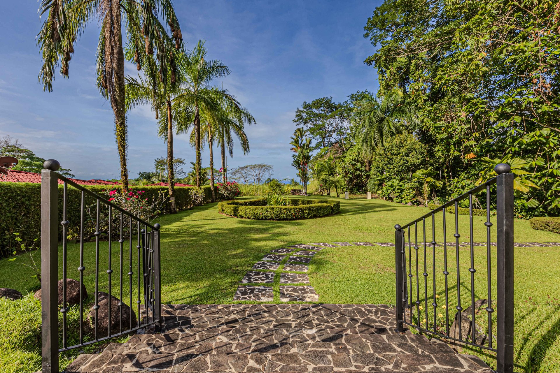 Casa de Jardin, A Luxury Estate With Casita.  Stunning Grounds and Views