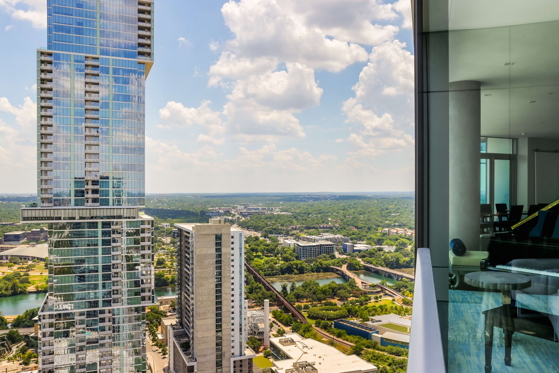 501 West Ave #3701
