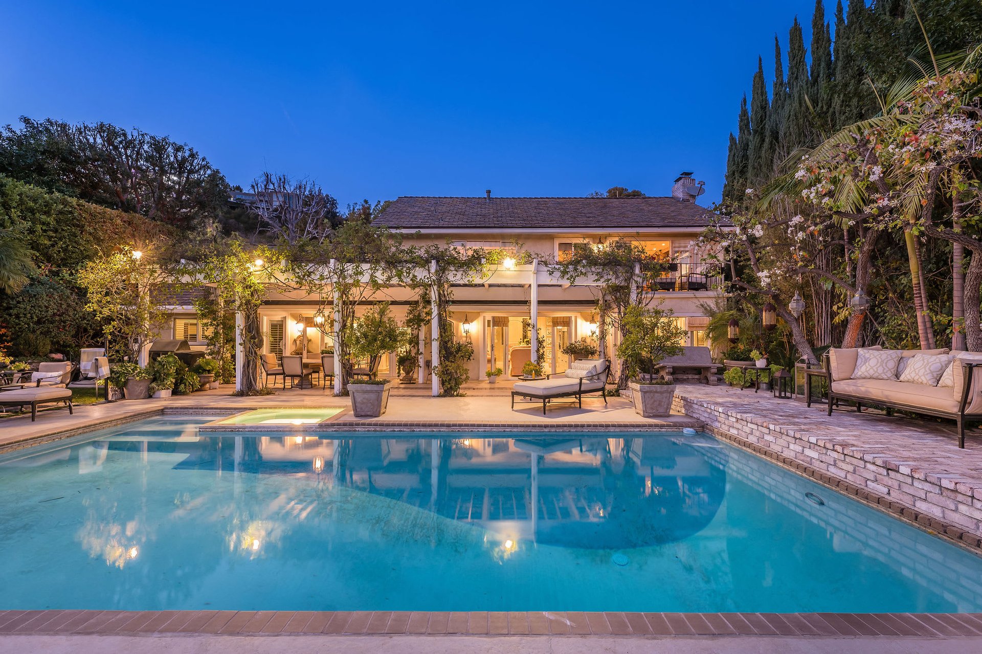 3075 DEEP CANYON DR