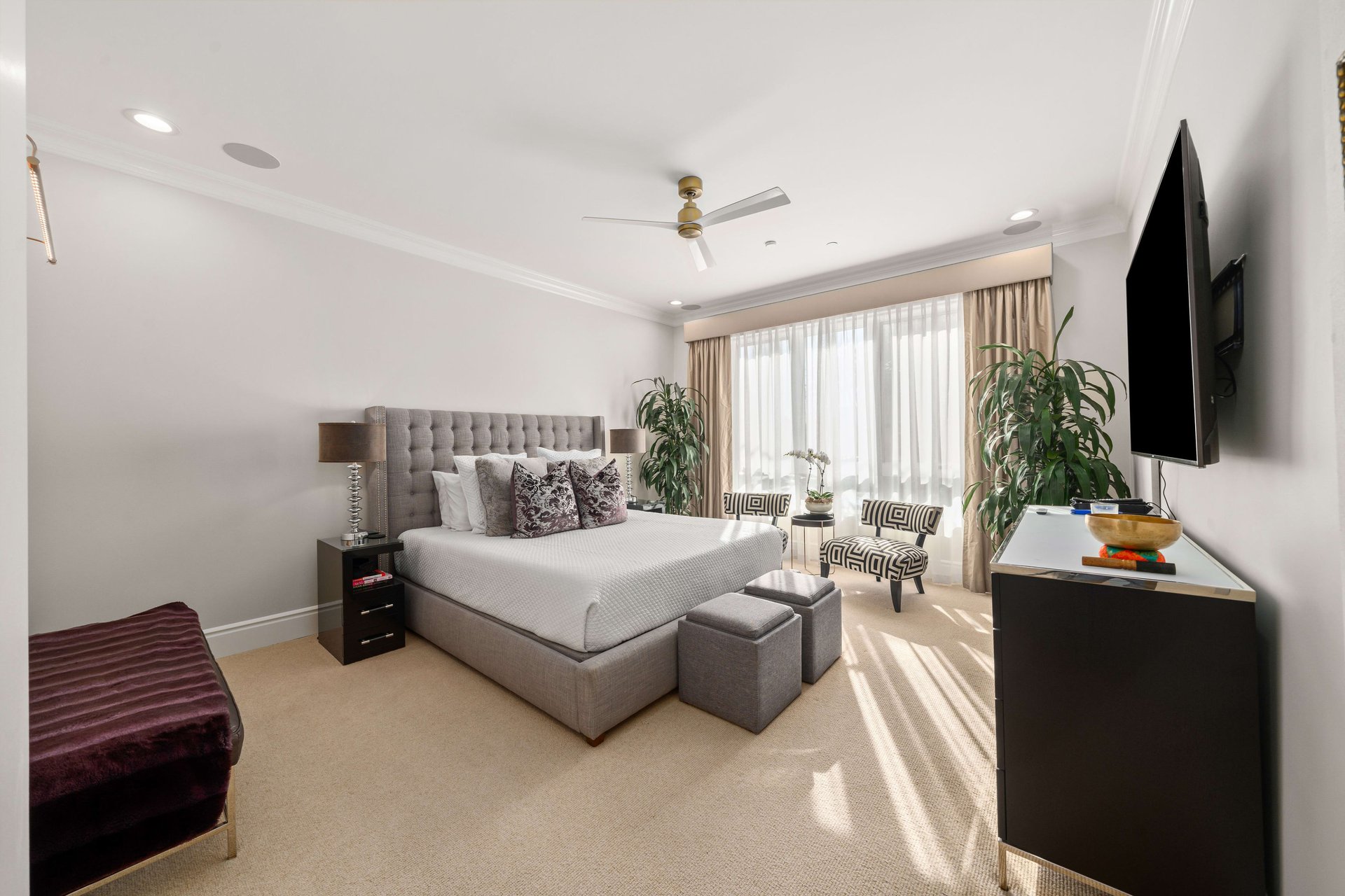 137 S Spalding Dr #104, Beverly Hills